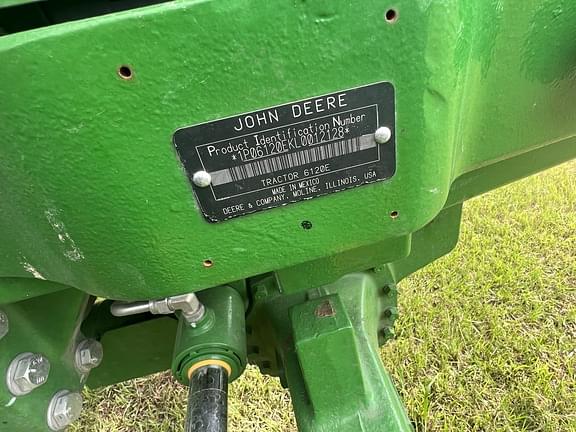 Image of John Deere 6120E equipment image 4