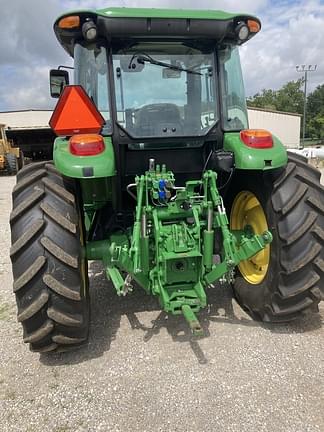 Image of John Deere 6120E equipment image 4