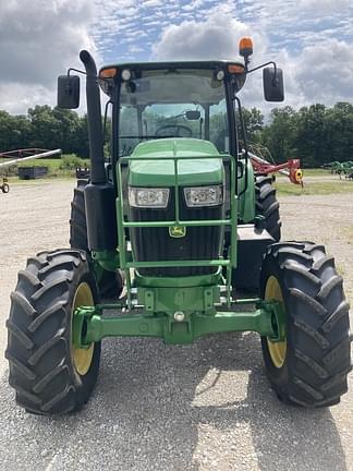 Image of John Deere 6120E equipment image 3