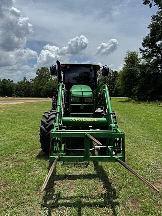Image of John Deere 6120E equipment image 2