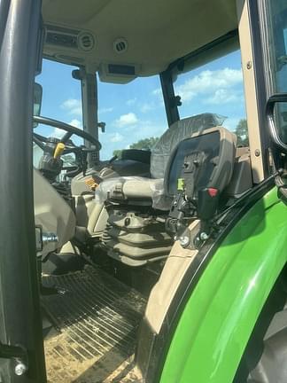 Image of John Deere 6120E equipment image 4