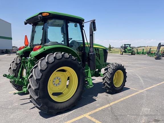 Image of John Deere 6120E equipment image 4