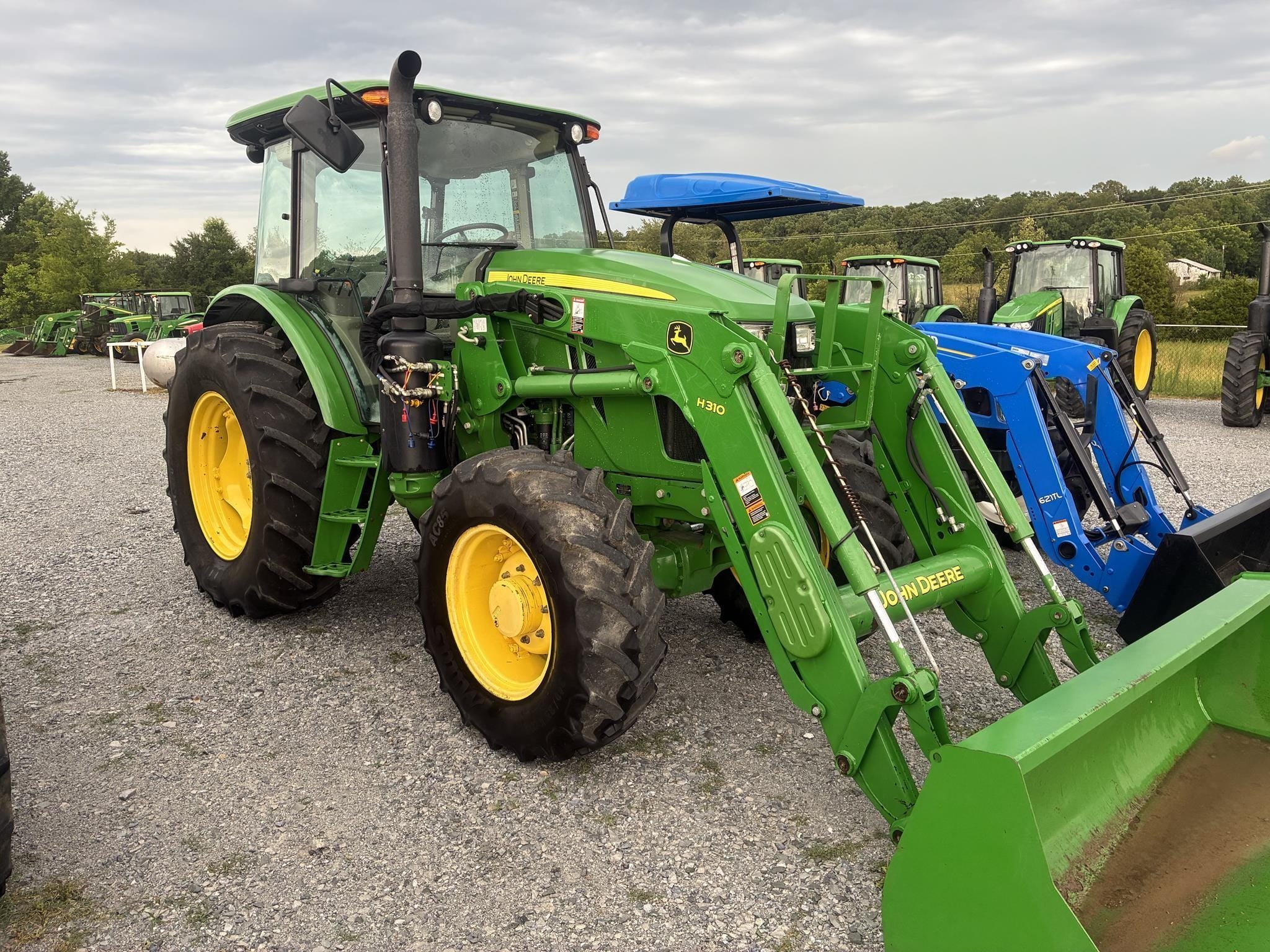 2020 John Deere 6120E Equipment Image0