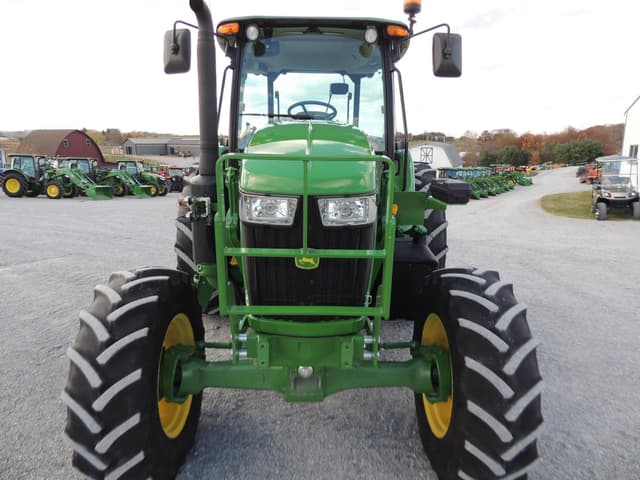Image of John Deere 6120E equipment image 4