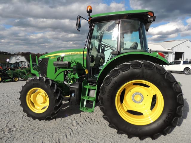 Image of John Deere 6120E equipment image 1