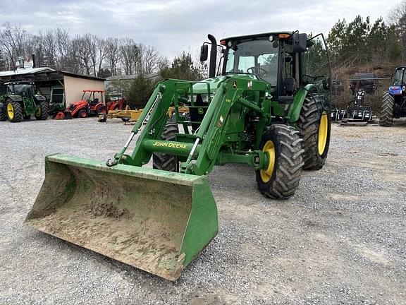 Image of John Deere 6120E equipment image 4