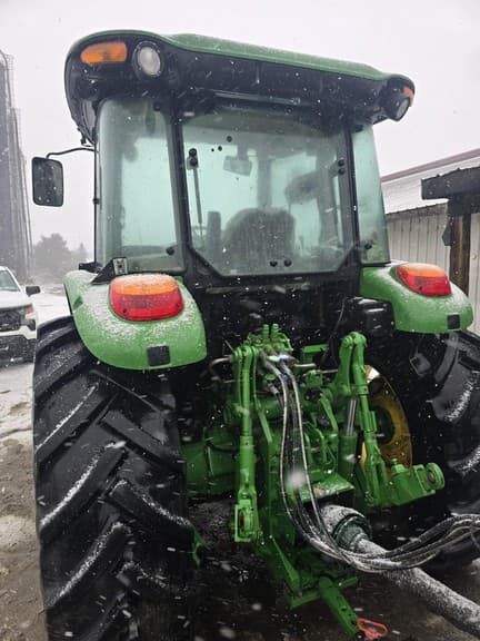 Image of John Deere 6120E equipment image 1