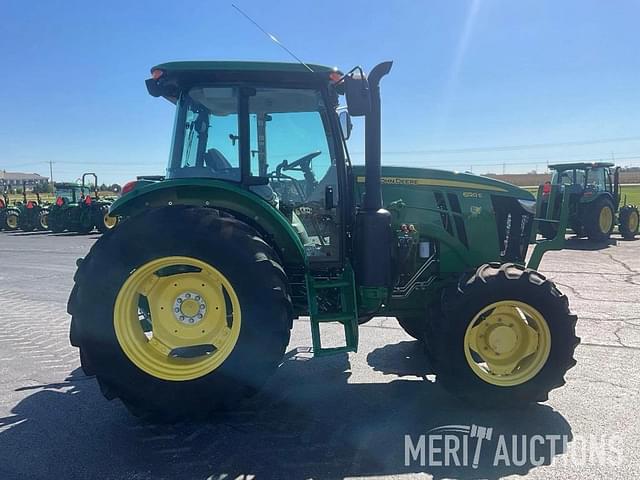 Image of John Deere 6120E equipment image 4