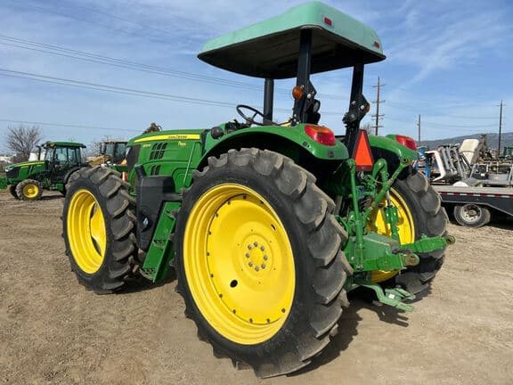 Image of John Deere 6120M equipment image 2