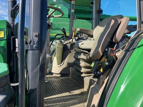 Image of John Deere 6120M equipment image 1