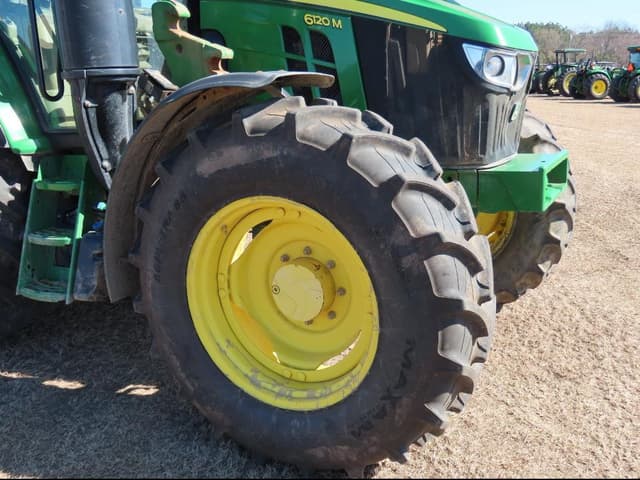 Image of John Deere 6120M equipment image 1