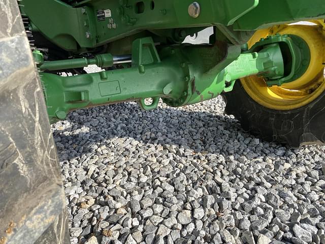 Image of John Deere 6120M equipment image 4