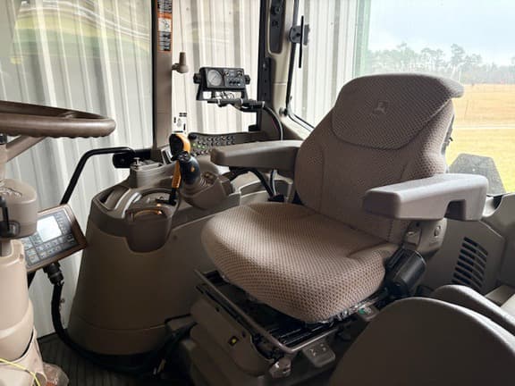 Image of John Deere 6120M equipment image 3