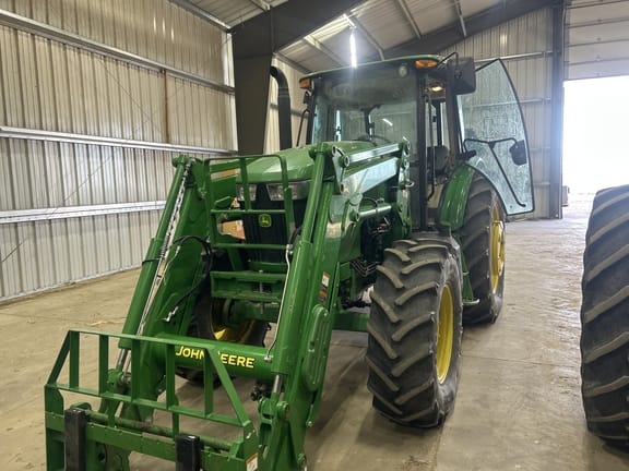 2020 John Deere 6135E Equipment Image0