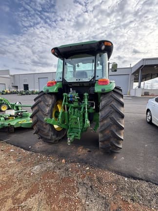 Image of John Deere 6135E equipment image 2