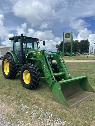 Main image John Deere 6135E