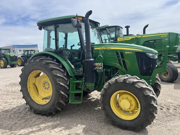 2020 John Deere 6135E Equipment Image0