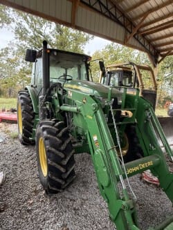 2020 John Deere 6135E Equipment Image0