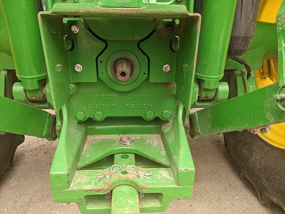 Image of John Deere 6135E equipment image 4