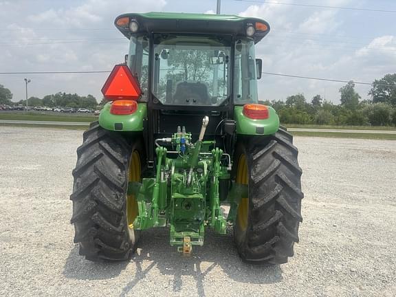 Image of John Deere 6135E equipment image 3