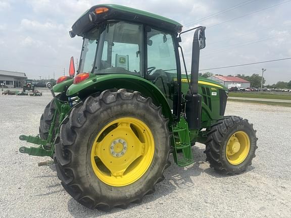 Image of John Deere 6135E equipment image 2