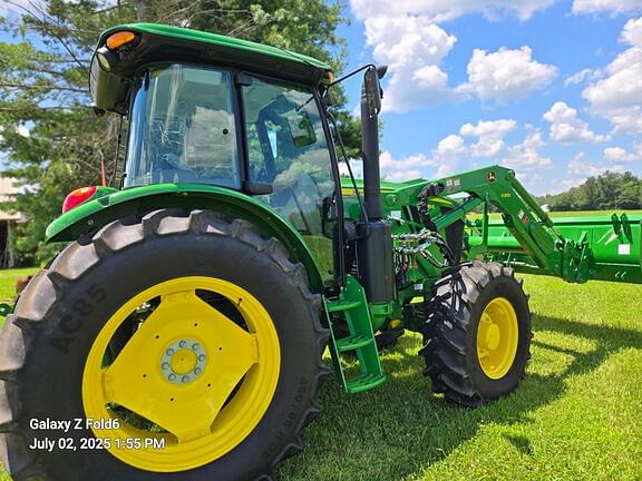 Image of John Deere 6135E equipment image 4