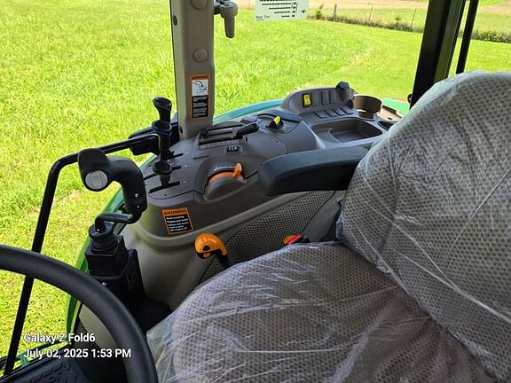Image of John Deere 6135E equipment image 1