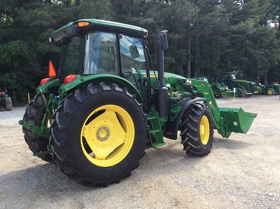 Image of John Deere 6135E equipment image 4