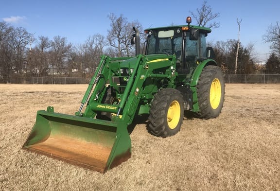 Main image John Deere 6135E