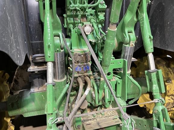 Image of John Deere 6145R equipment image 3