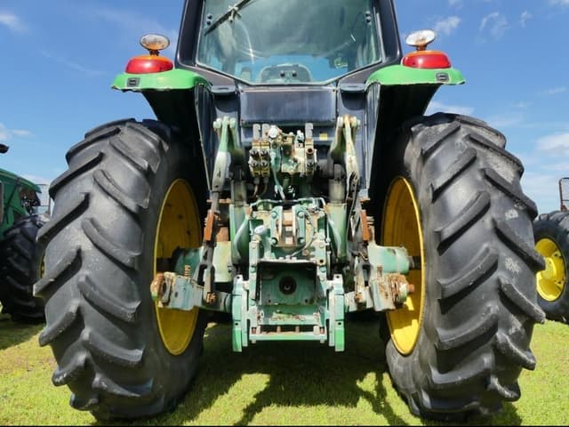 Image of John Deere 6155M equipment image 4