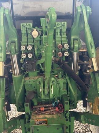 Image of John Deere 6155M equipment image 4