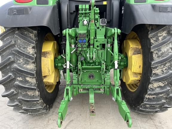 Image of John Deere 6155R equipment image 4