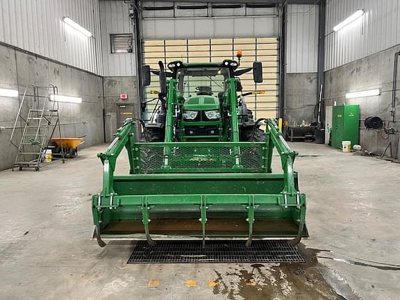 Image of John Deere 6155R equipment image 4