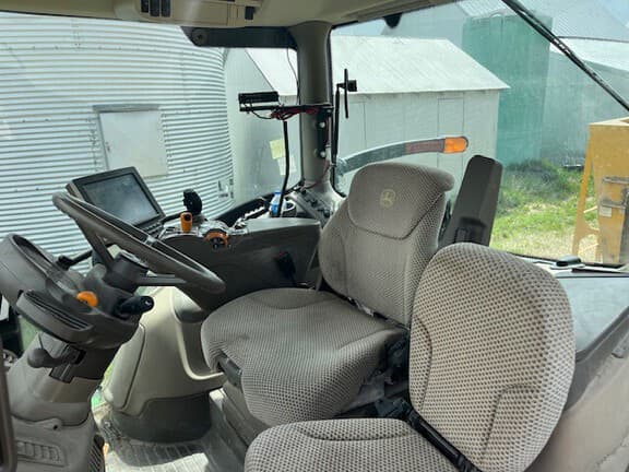 Image of John Deere 6155R equipment image 4