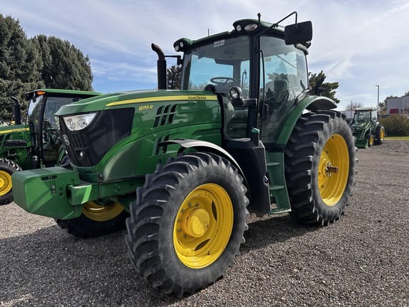 2020 John Deere 6155R Equipment Image0