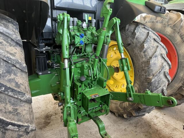 Image of John Deere 6175M equipment image 4