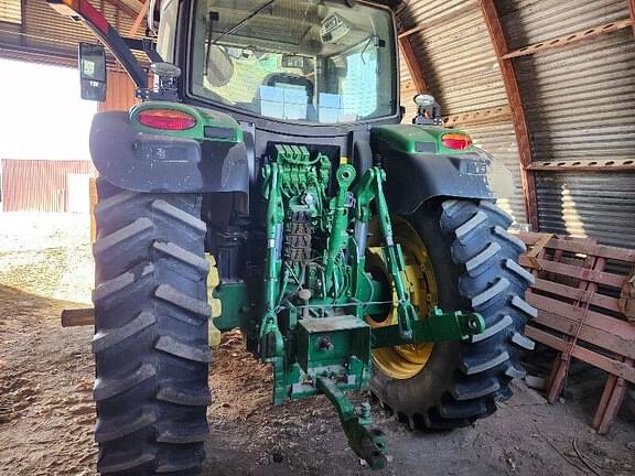 Image of John Deere 6175R equipment image 3