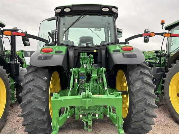 Image of John Deere 6175R equipment image 4