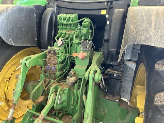 Image of John Deere 6175R equipment image 3