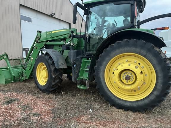 Image of John Deere 6215R Primary image