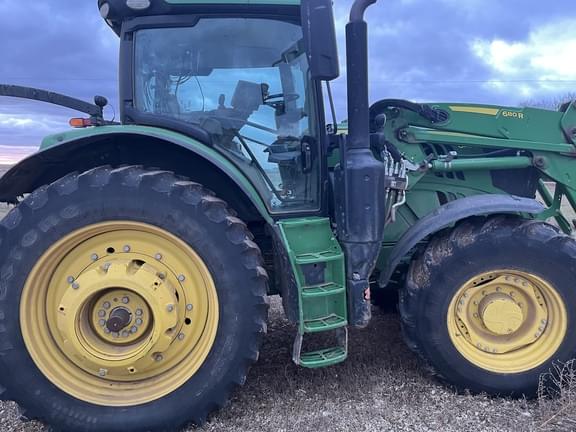 Image of John Deere 6215R equipment image 3