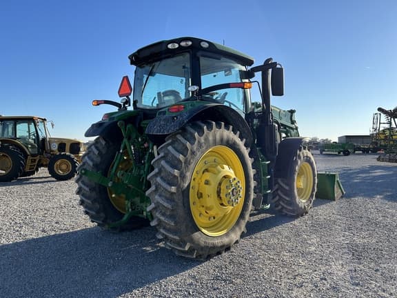 Image of John Deere 6215R equipment image 4