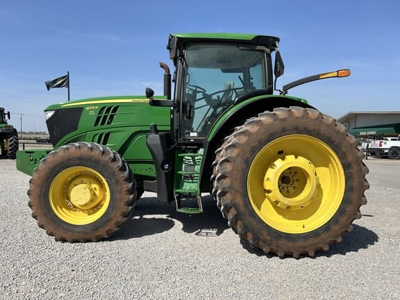 Image of John Deere 6215R equipment image 1