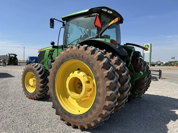 Image of John Deere 6215R equipment image 2