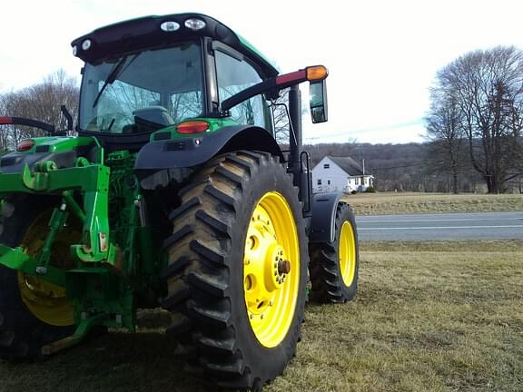 Image of John Deere 6215R equipment image 2