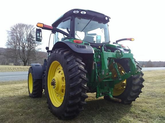 Image of John Deere 6215R equipment image 3