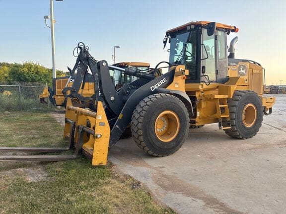 2020 John Deere 624L Equipment Image0