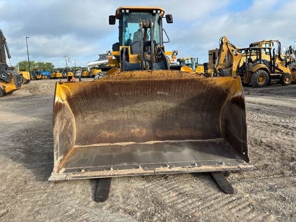Image of John Deere 624L equipment image 1