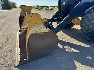 Main image John Deere 624L 11